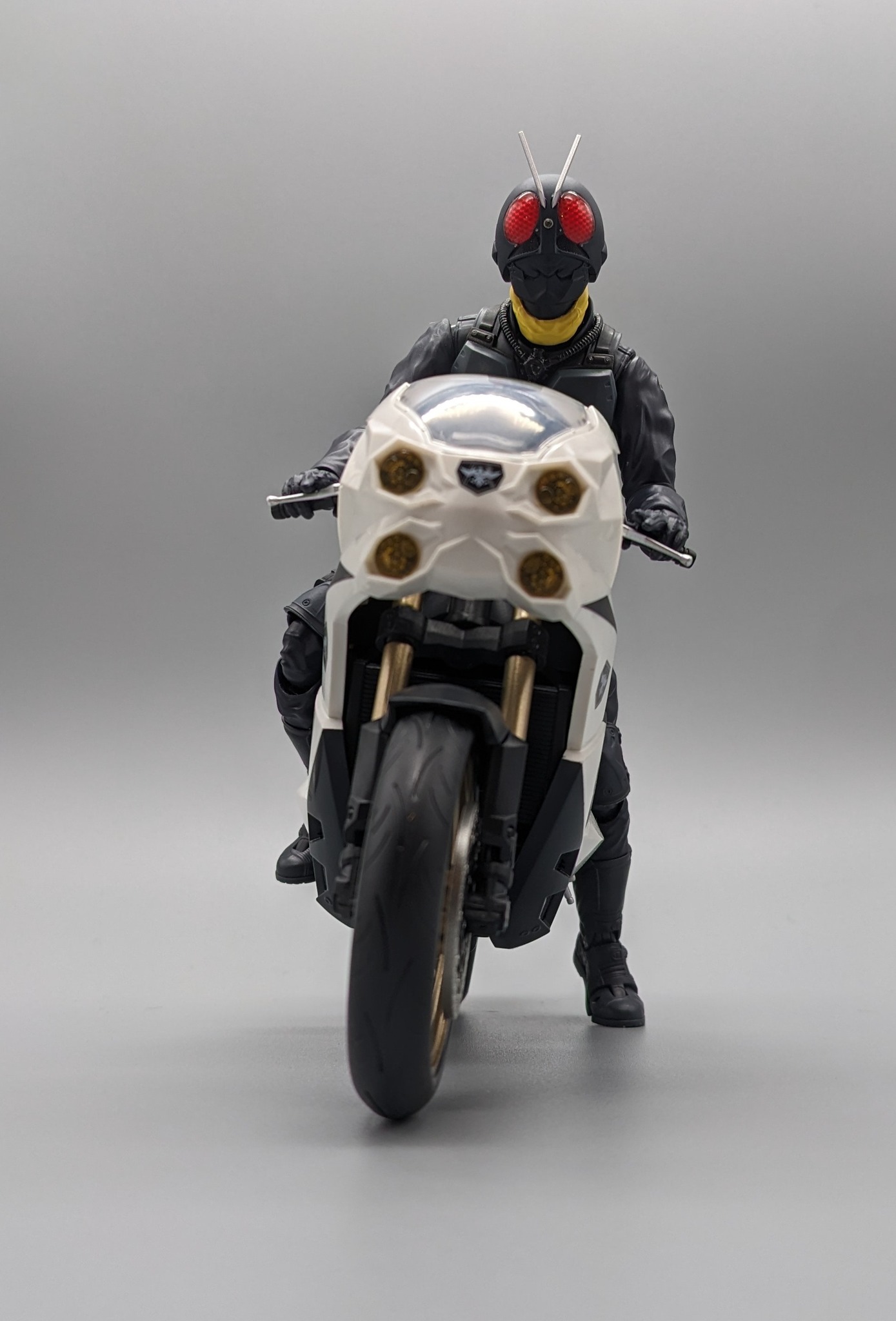 S.H. Figuarts Phase Variation Batta Aug and Cyclone from Shin 