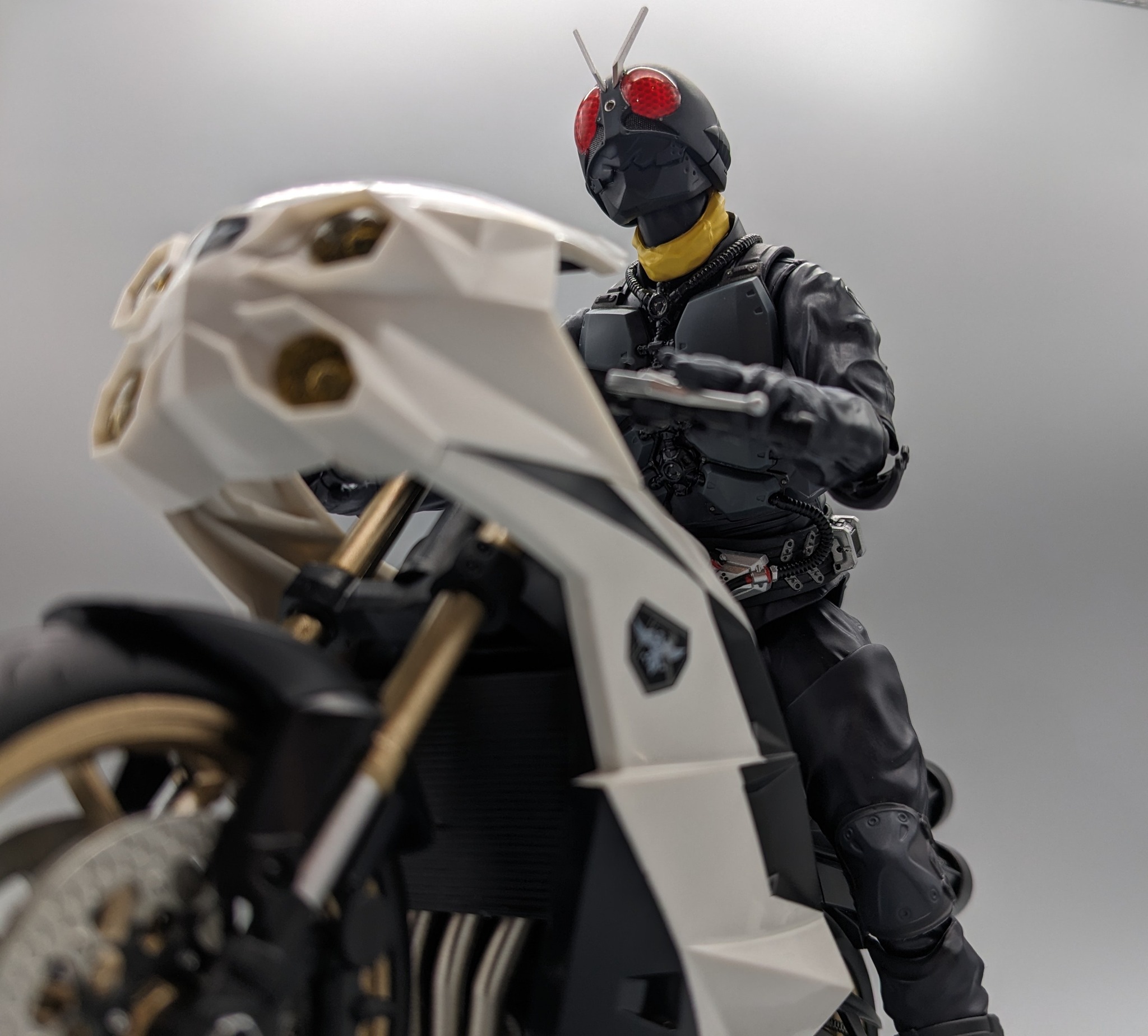 S.H. Figuarts Phase Variation Batta Aug and Cyclone from Shin 