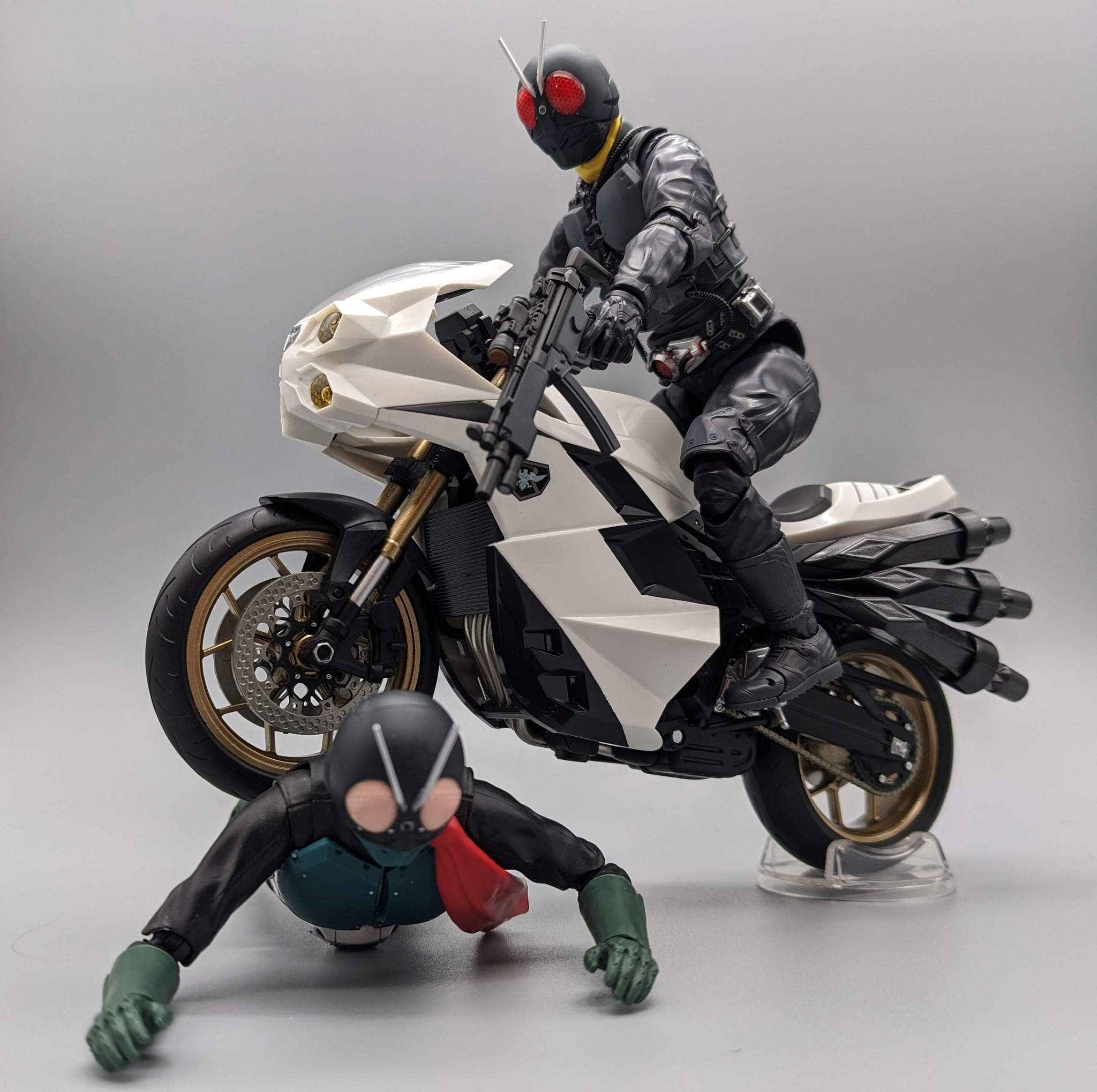 S.H. Figuarts Phase Variation Batta Aug and Cyclone from Shin 