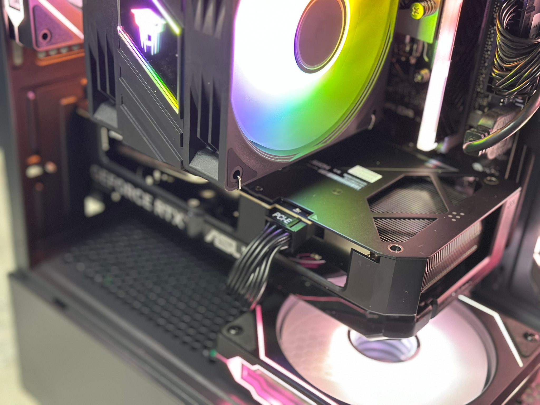 i7 13700F + RTX 5060 8GB = 889$ MB: ASUS B760M-AWY WIFI D4 LGA 