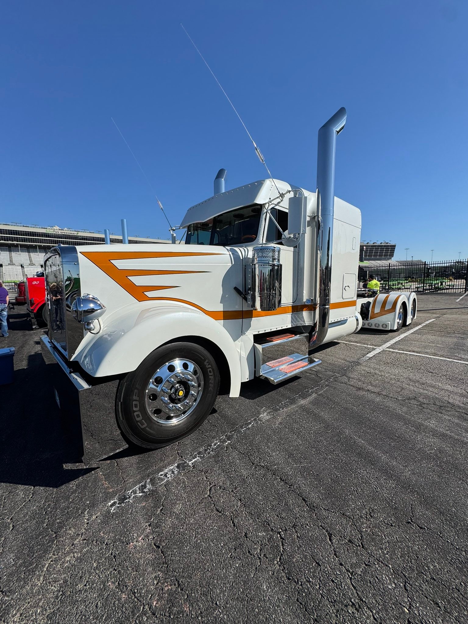 Smoky Mountain Big Rig... - Smoky Mountain Big Rig Showdown