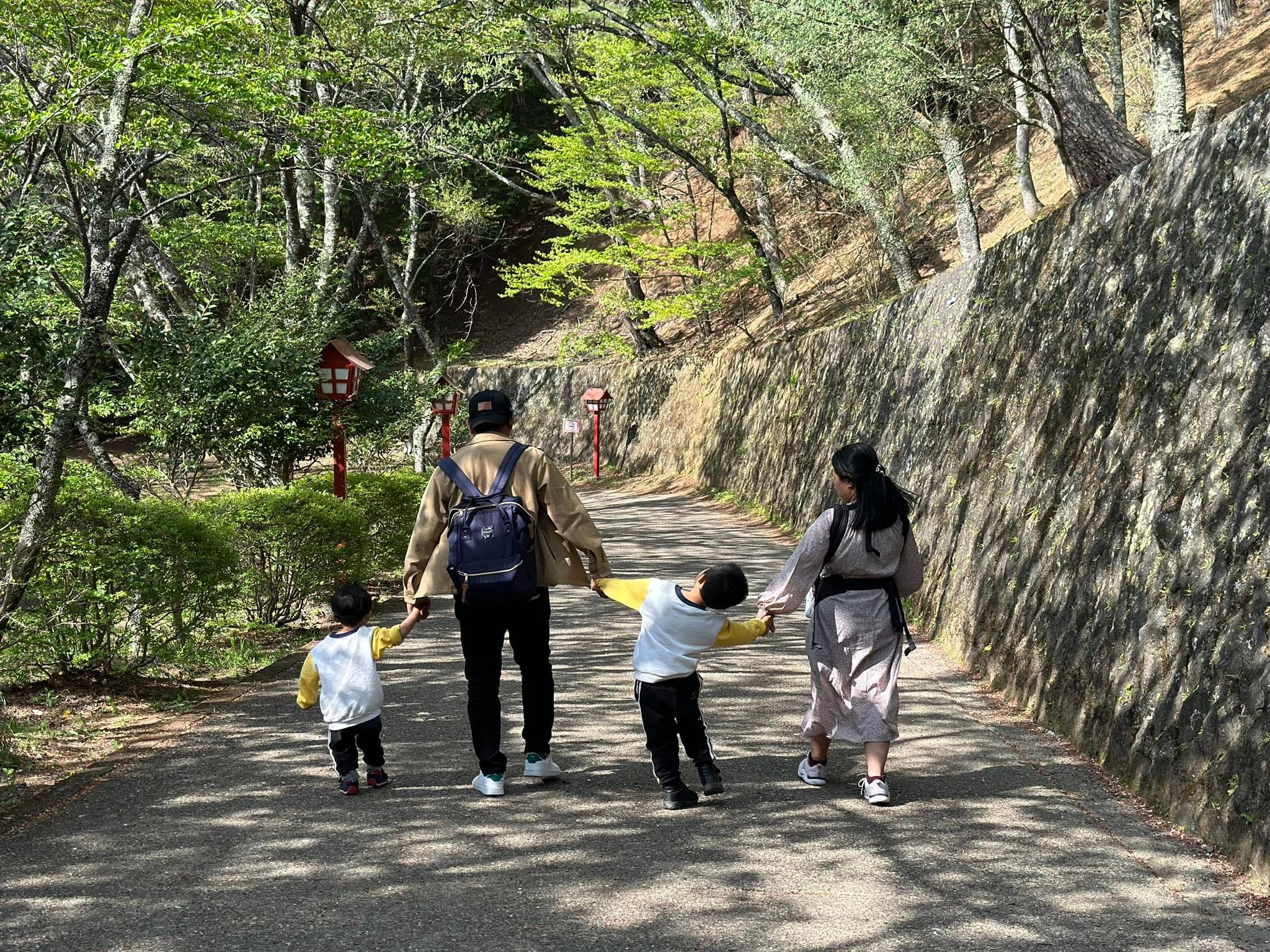 Intoy kakonichiwa in japan
