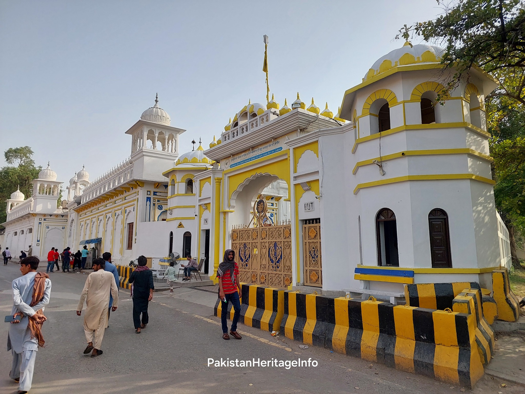 Pakistan - گوردوارہ ڈیرا صاحب — لاہور کی سرزمین پر قربانی کی ایک روشن ...