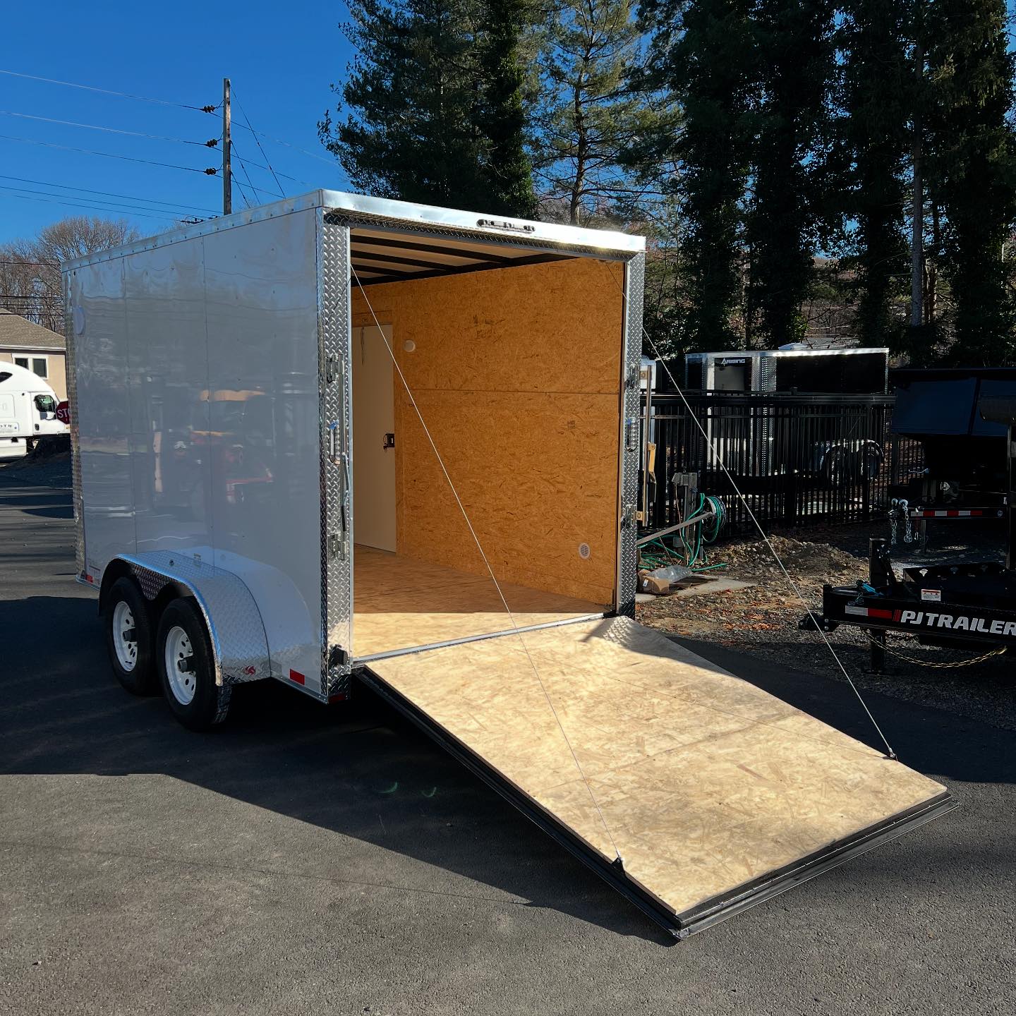 Locked and Loaded Trailers INC | Aberdeen Township NJ