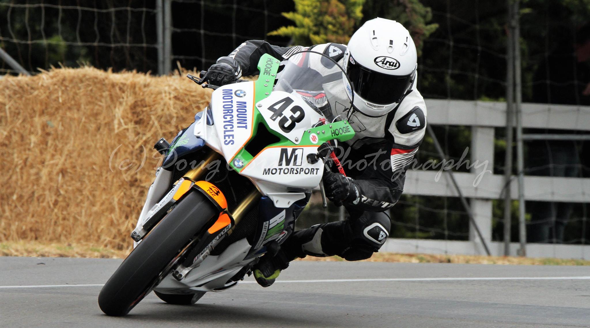 Quad Lock Superbike Qualifying ✓ Lights go out at 3:00 PM ET