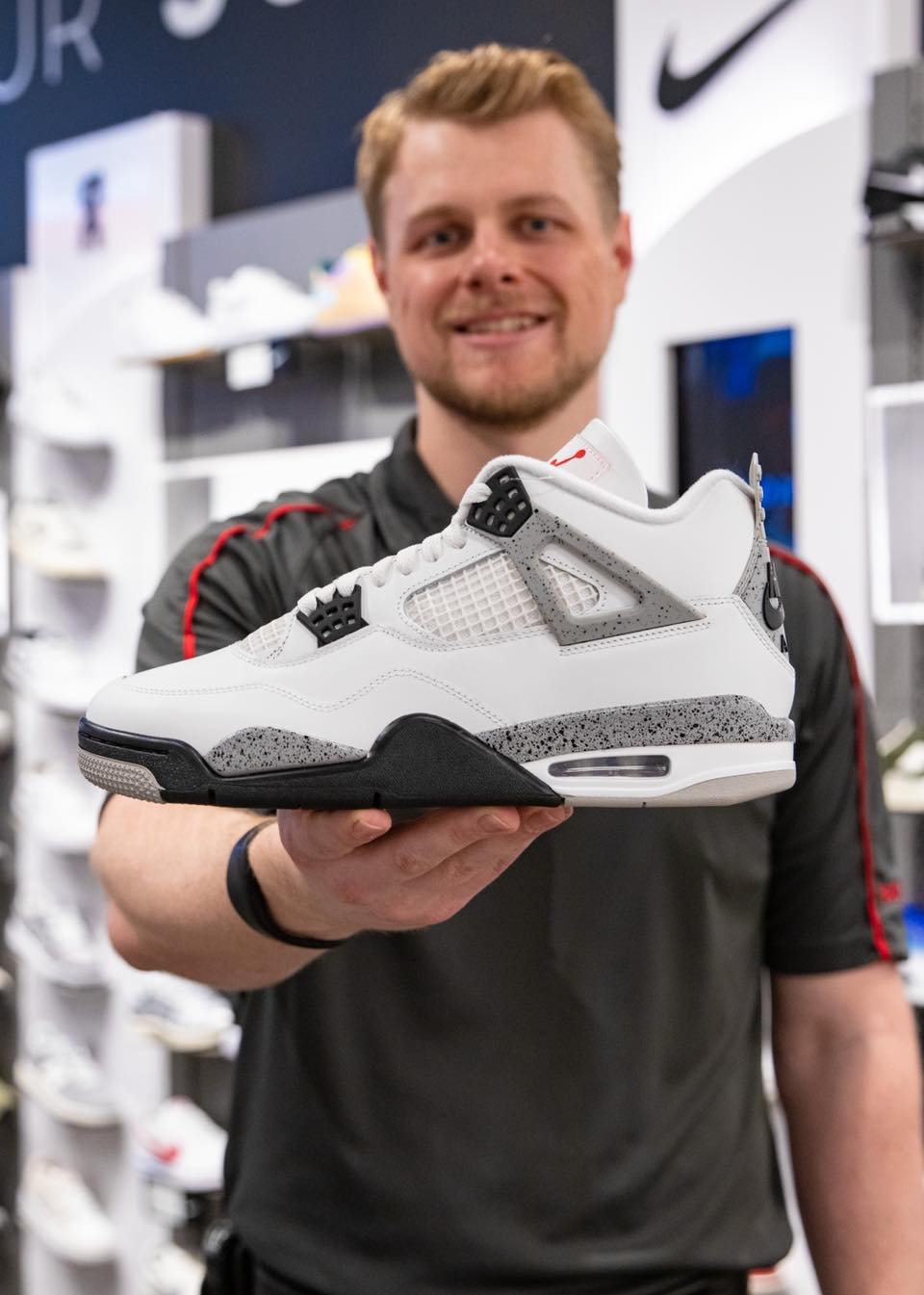 Jordan Retro 4 “White Thunder” Release 👟 The new Jordan's are