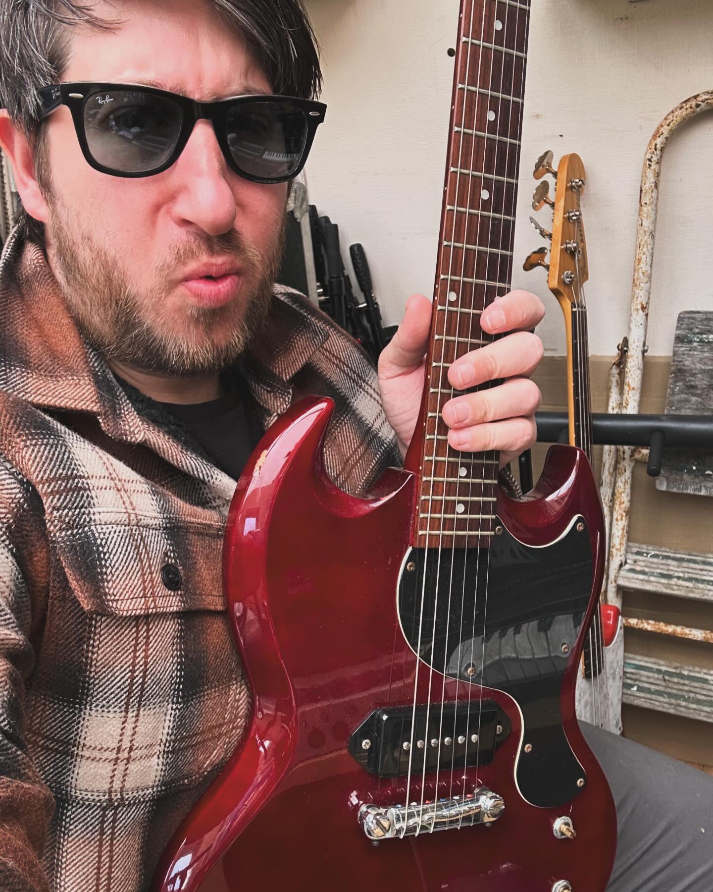 Epiphone Yungblud signature SG Junior is fun to play! Now I