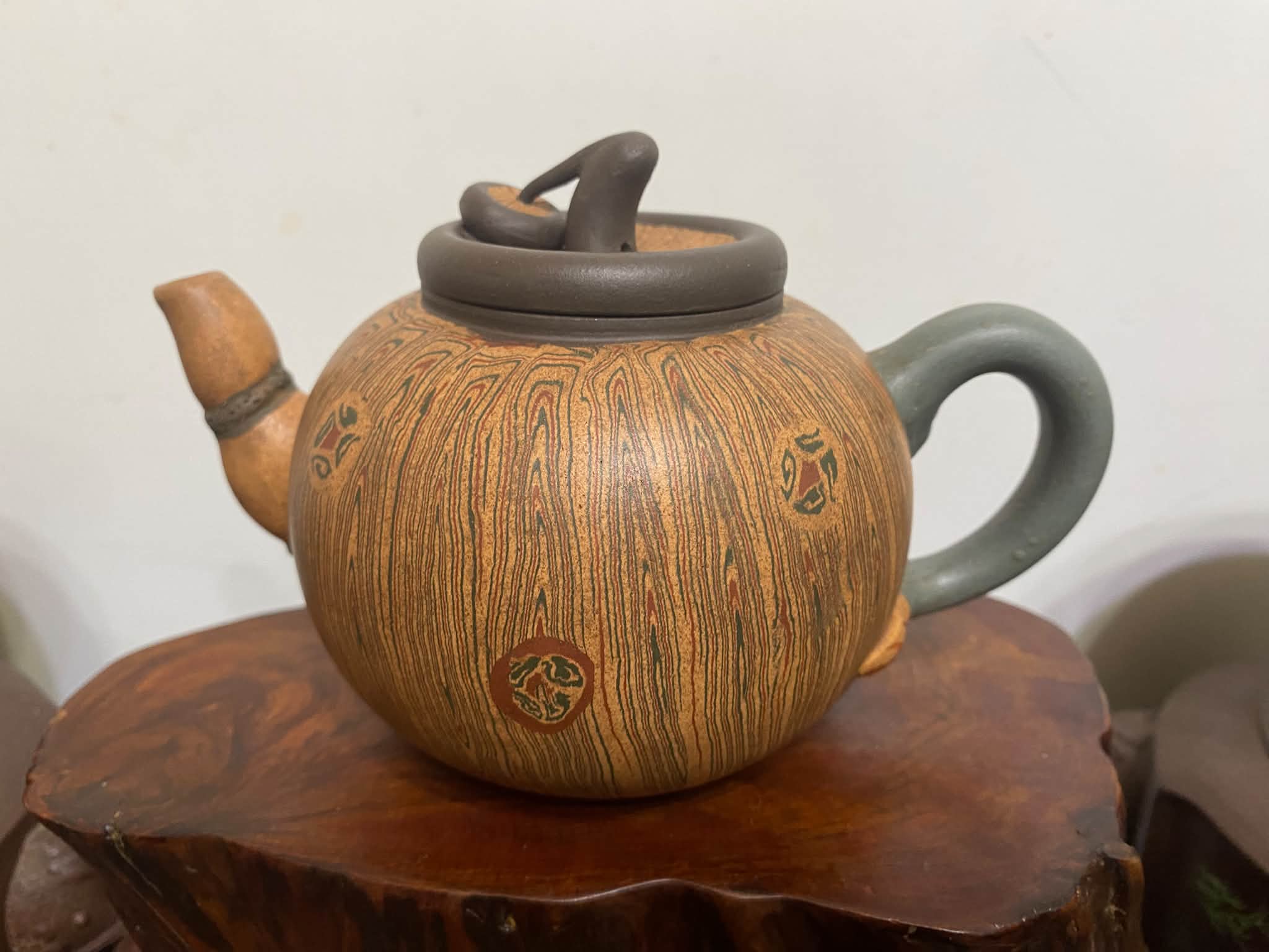 小石刻，紫砂花瓶，高14.8釐米小石」是任小松的藝名或者筆名、號等，任