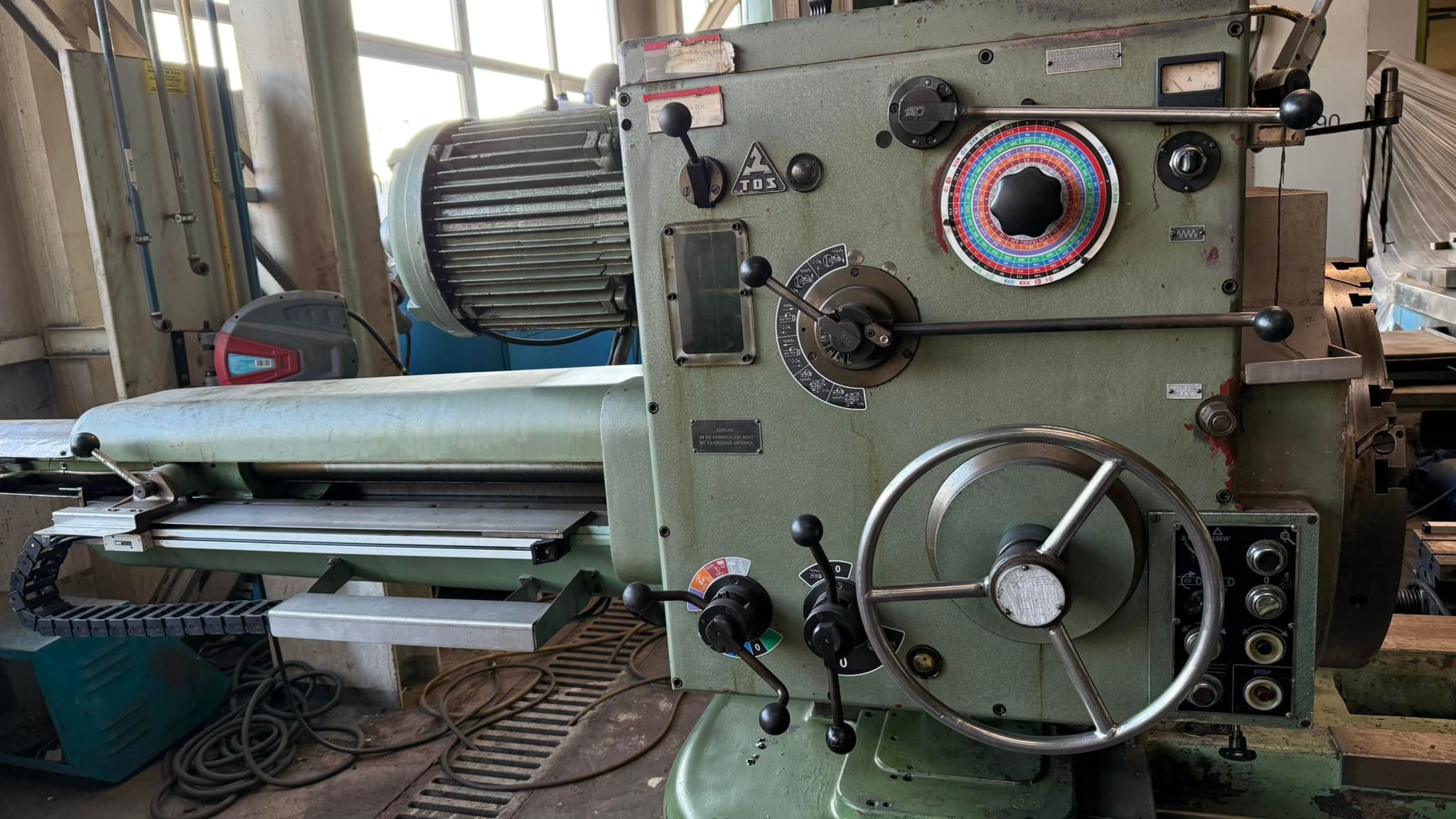 X-axis: 1630 mm Y-axis: 1160 mm Z-axis: 1750 mm Table size