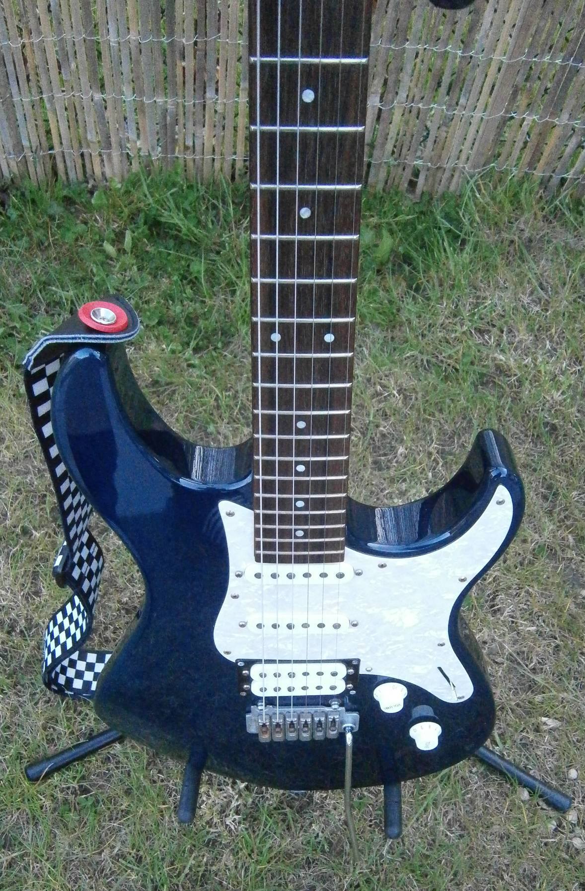 Taiwan-made Pac604W guitar review