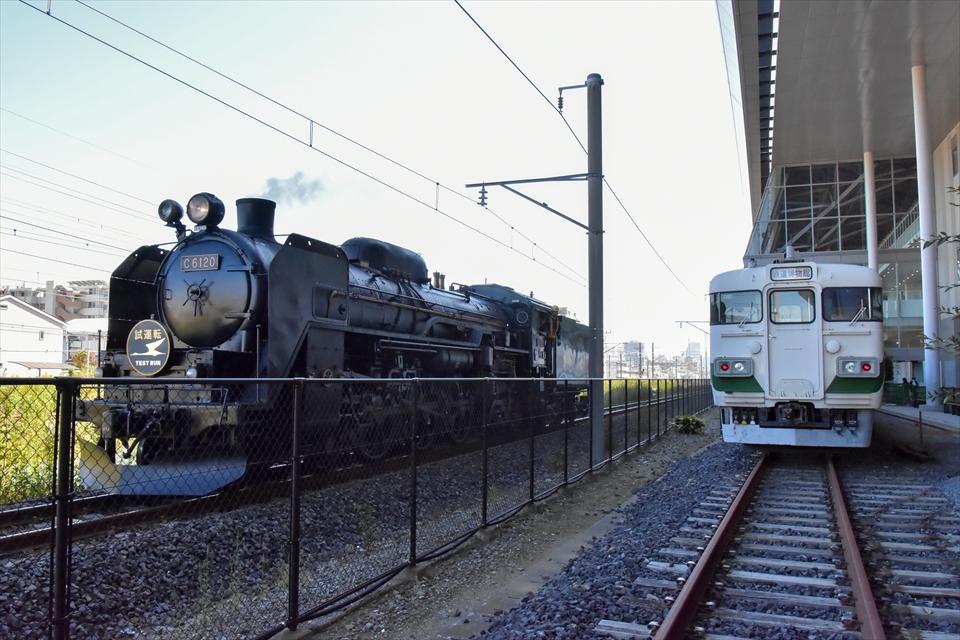 区名札のはなし 鉄道博物館に展示されている 機関車には運転室の窓の下