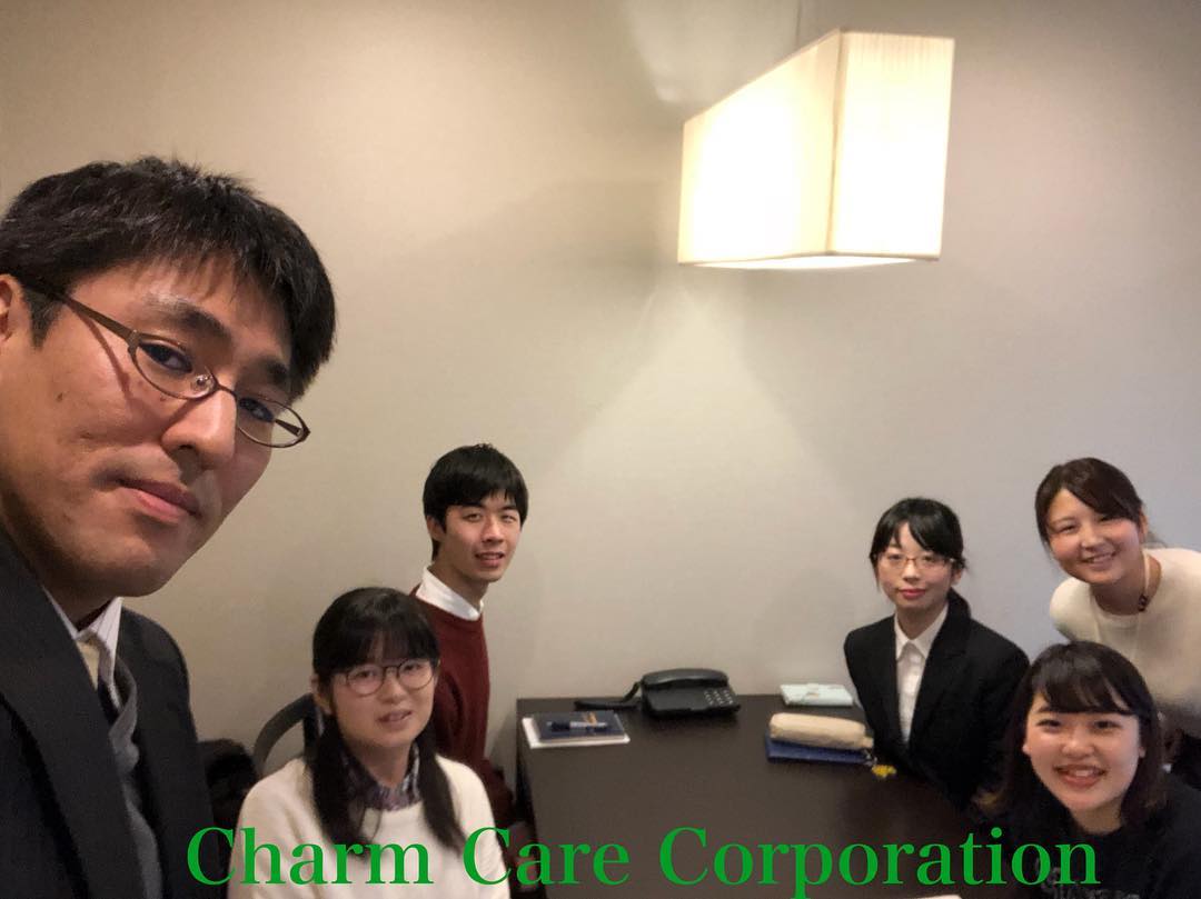 チャーム ケア コーポレーション 先日のインターンシップの様子です この日は雪が降るほど寒い日でしたが みなさん集まってくださいました 関西も関東も おかげさまでインターンシップのご予約をたくさんいただいております マイナビ リクナビに日程の詳細