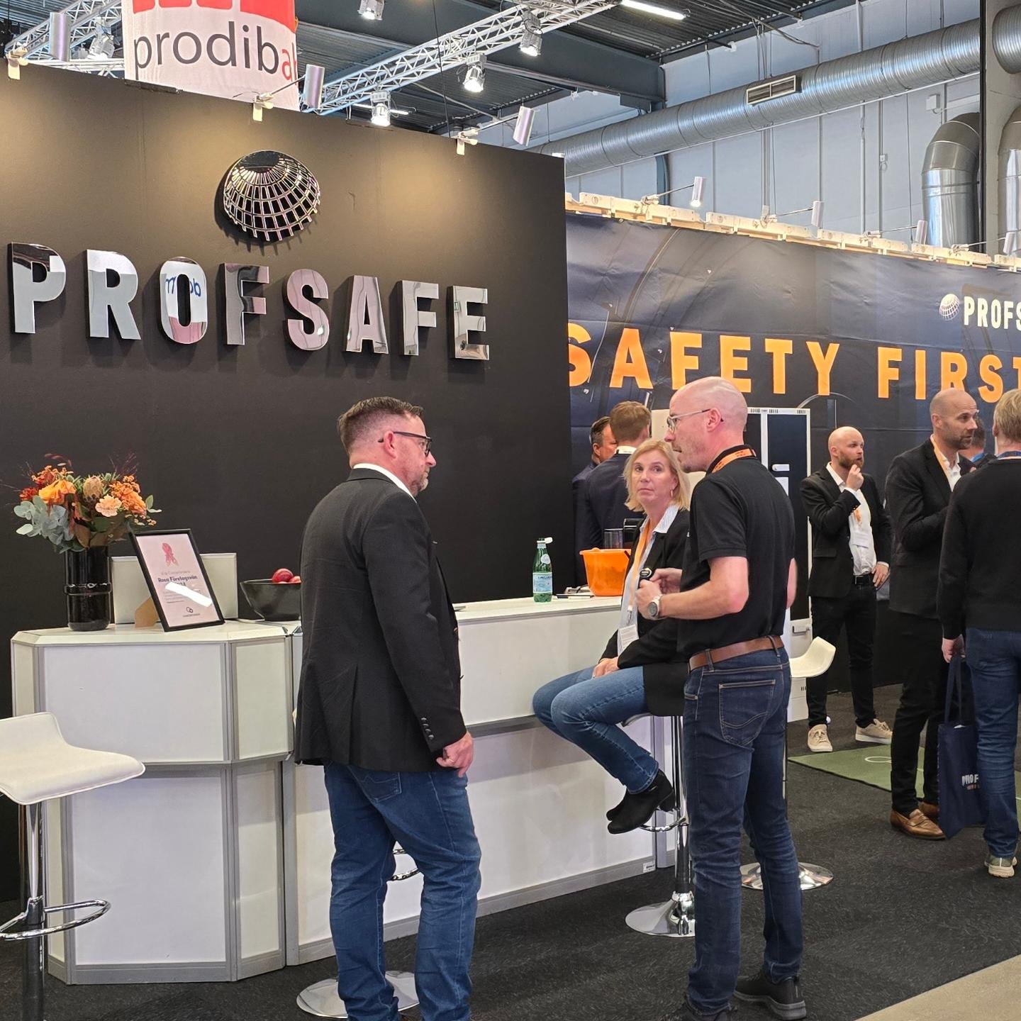 Profsafe - Ny mässdag och vi har laddat om efter en fantastisk gårdag 😊 ...