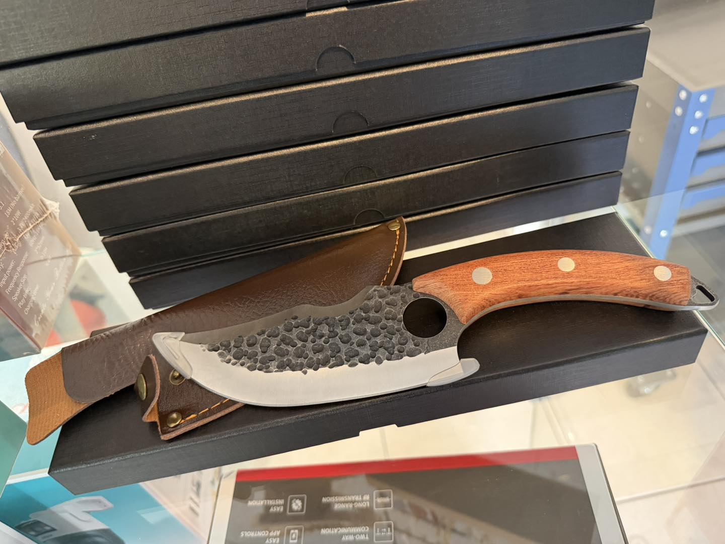 Mi-Shop - 🔪 Couteau Style Forgé – 25€ Lame martelée ultra stylée 🖤 ...