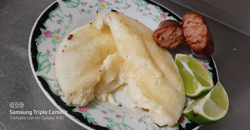 La ROLA - #arepaslarola #artesanal #lunesderola #chorizo...