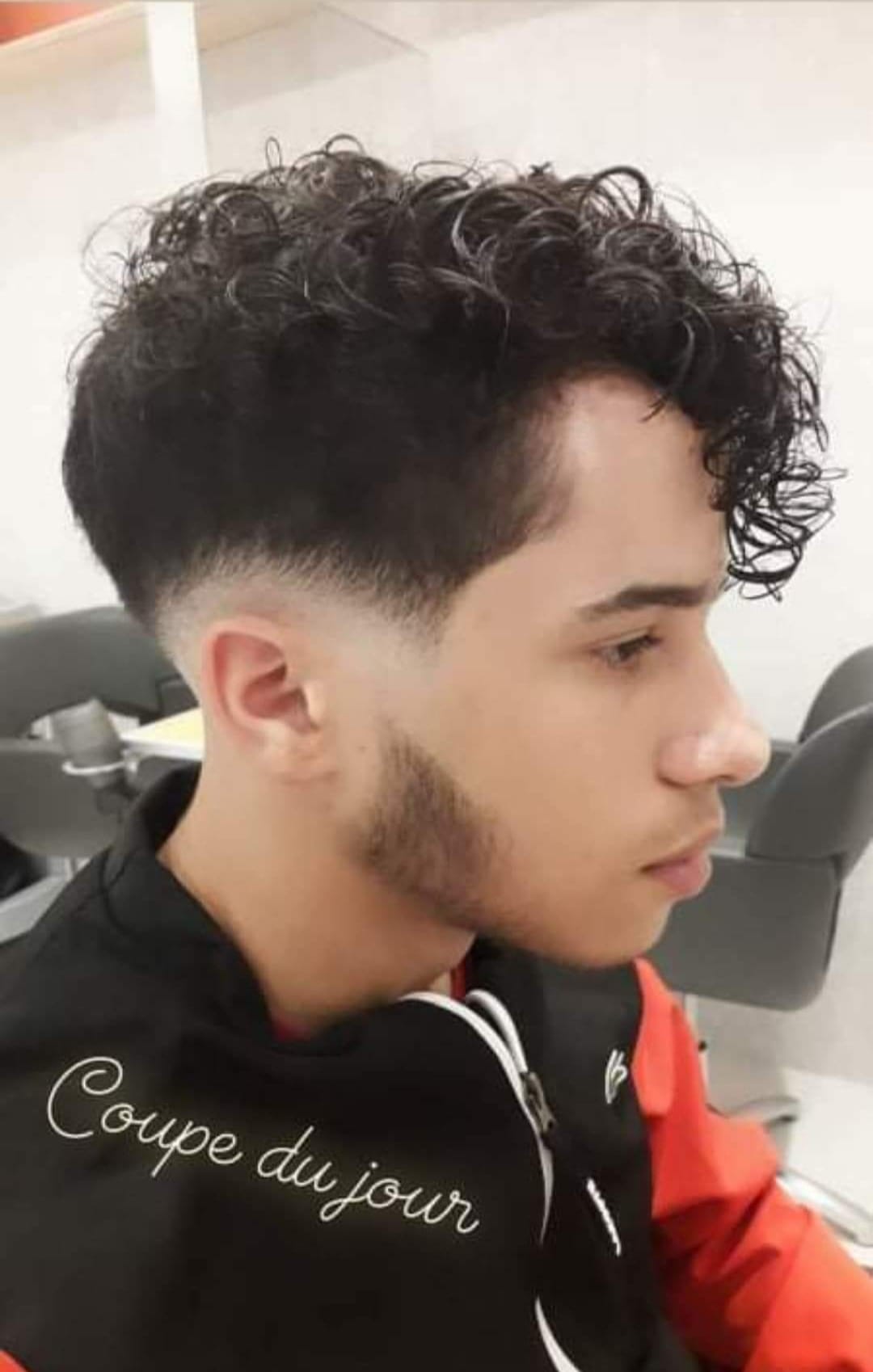 Degrade A Blanc Cheveux Bouclés