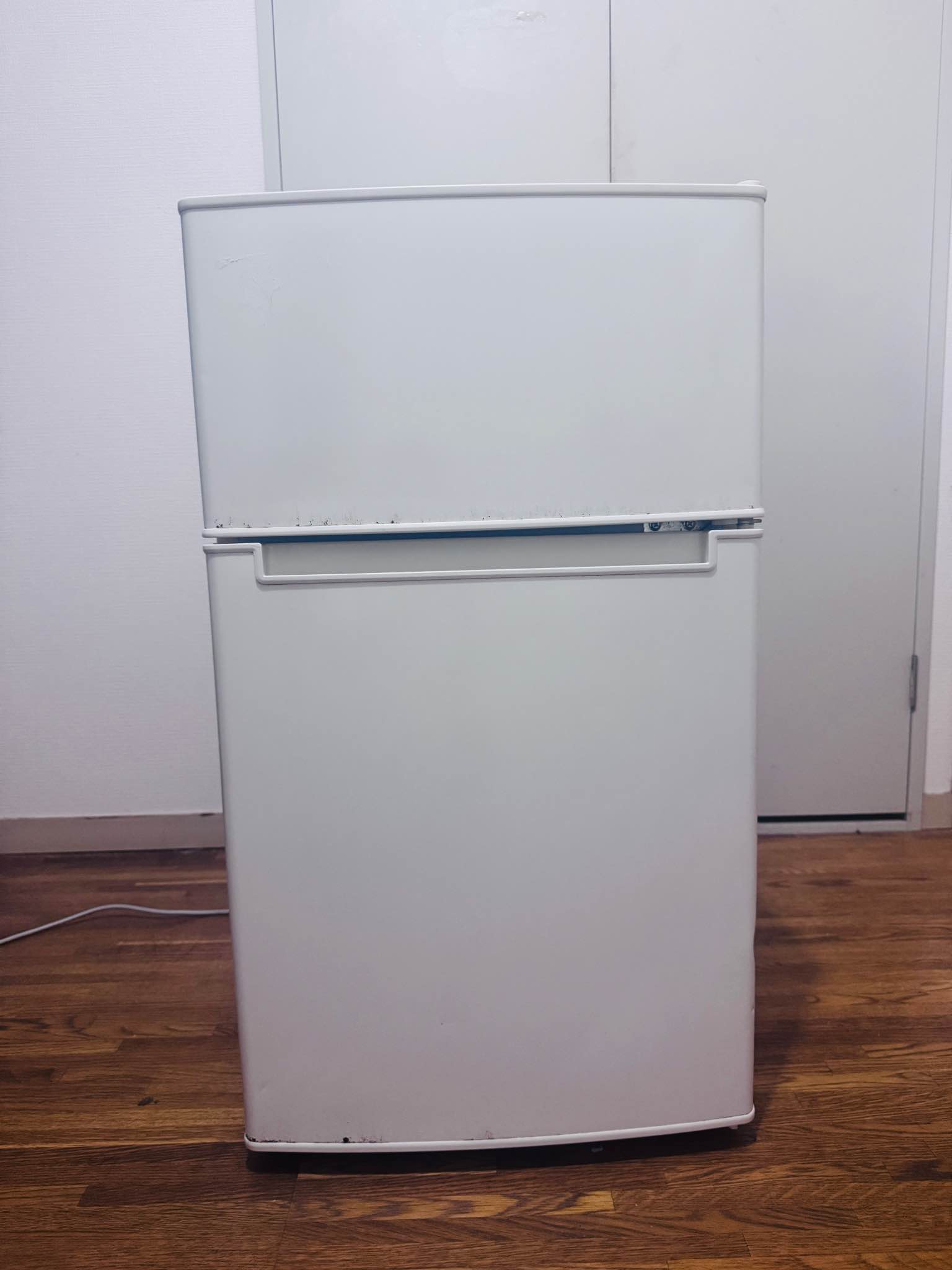 Selling a TAG label by amadana 85L 2-door refrigerator (AT-RF85B