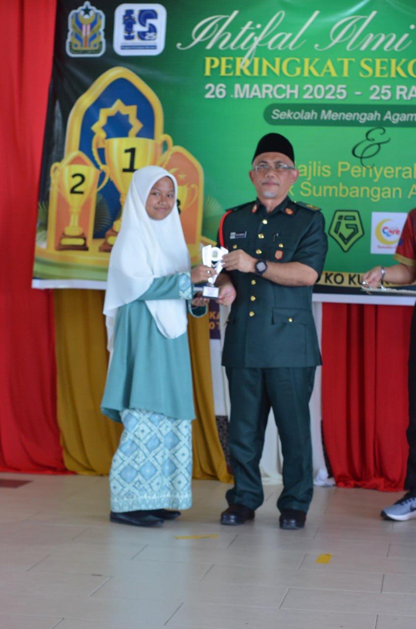Sekolah... - Sekolah Menengah Agama Parit Raja(SMAPR)