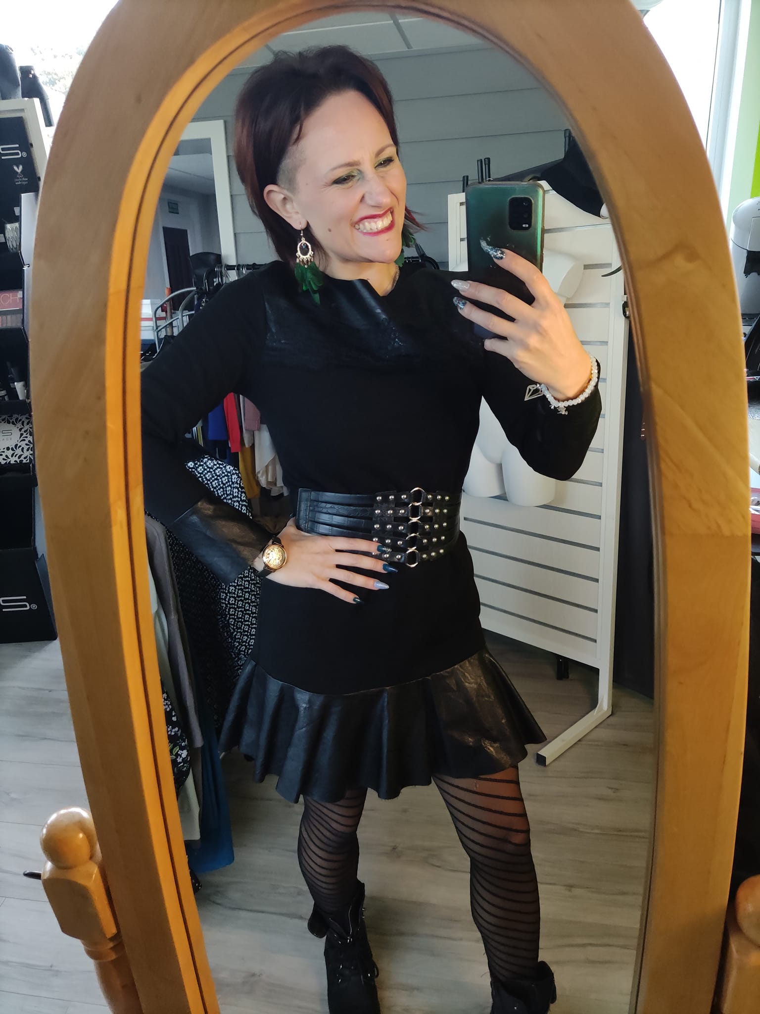 Jupe Fantaisie Save The Queen - Noir Bi-matière - Taille M - Style Ample à Godets