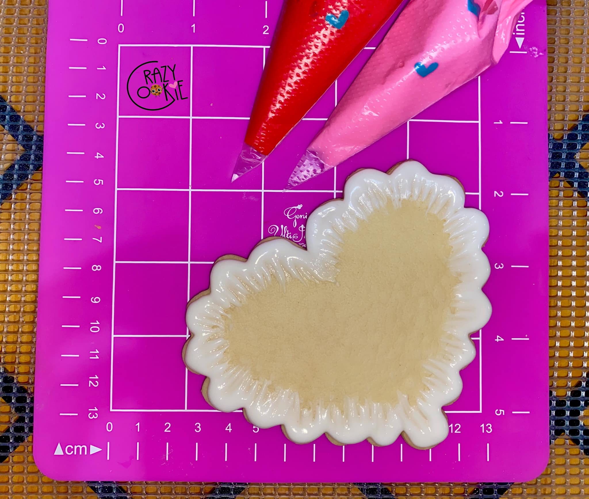 Crazy Cookie - ️Rojo o rosa💗??? Que opina el público? 😅🍪🎉 | Facebook