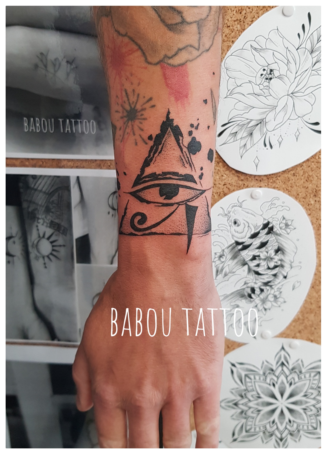 Tatouage Oeil D horus Dans Un Triangle