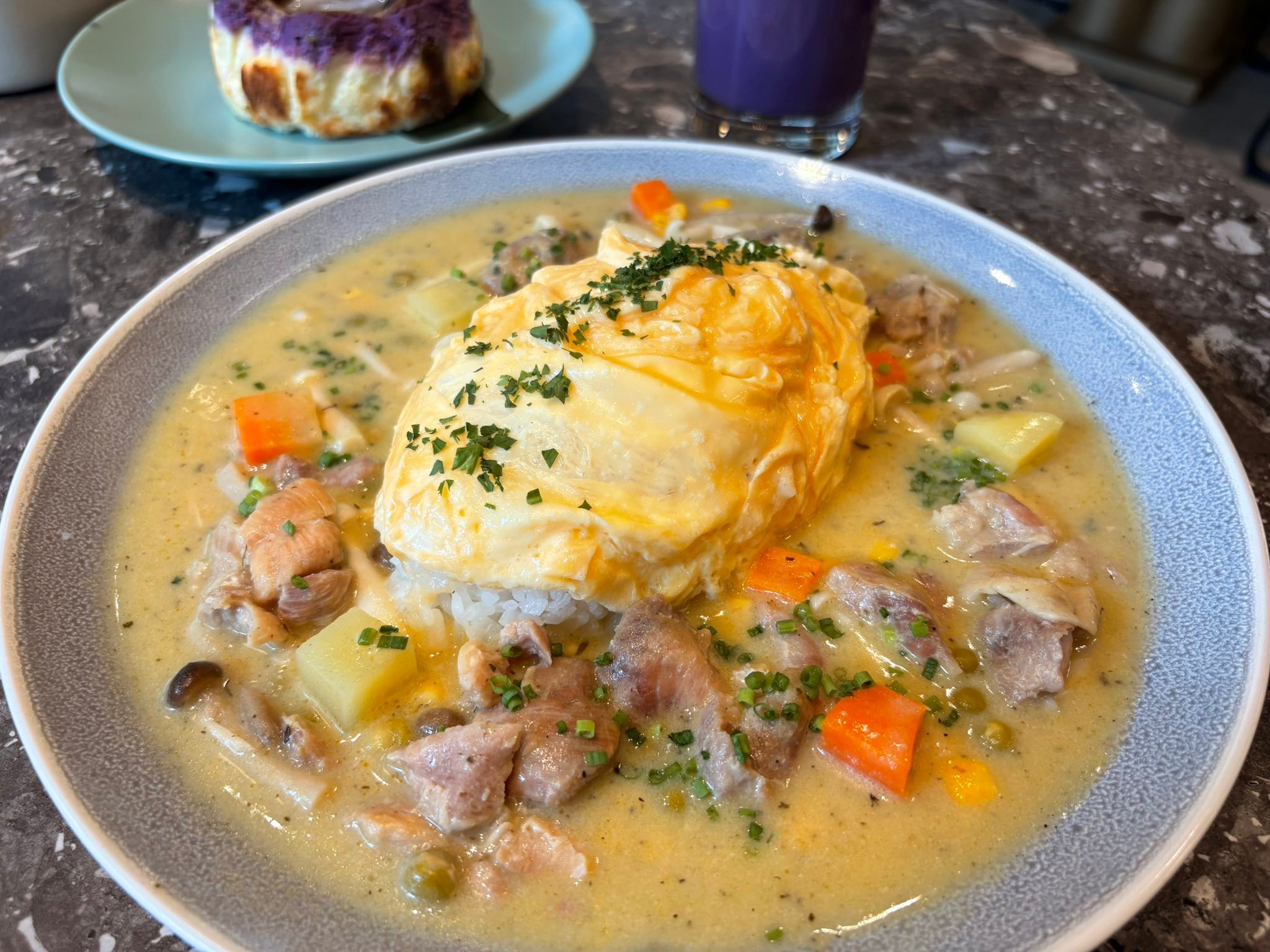 Lami - Chicken Stew Omurice: The egg was silky, the Japanese rice was ...