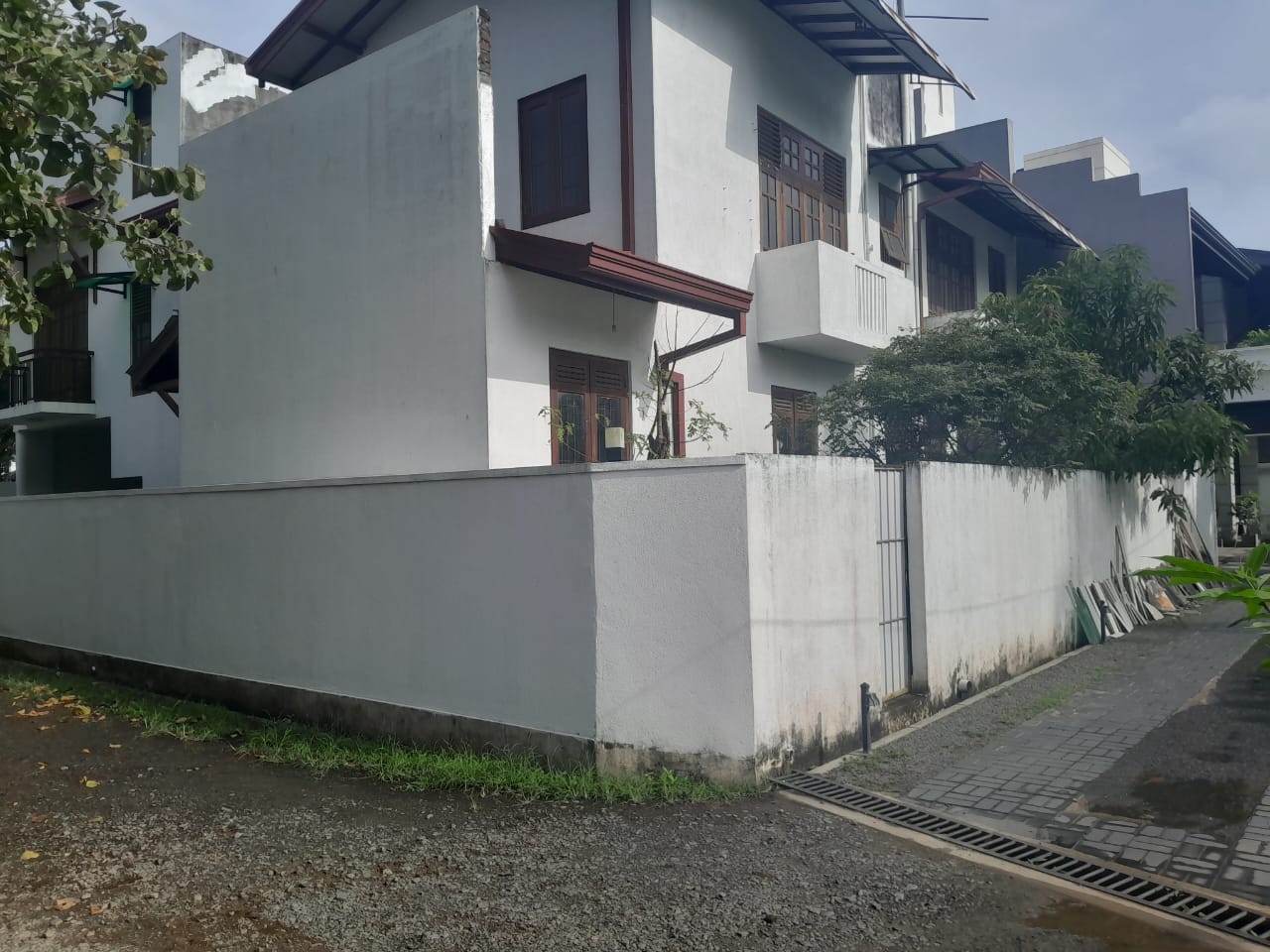 Matara Api - මාතර අපි - Official | මාතර නගර මධ්‍යයේ අනගාරික ධර්මපාල ...