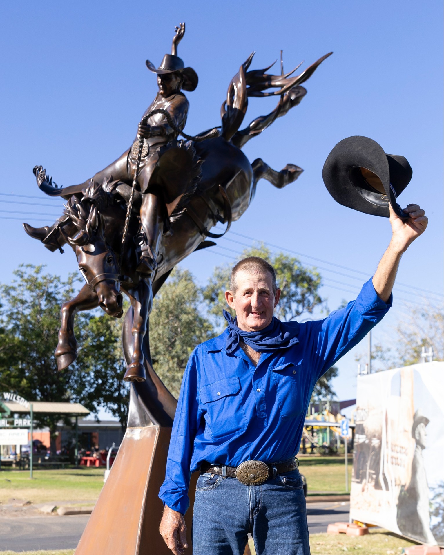 Experience - The Winton Whiz is immortalised in statue! The Ray Hermann ...