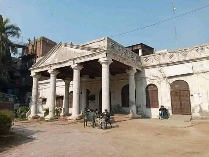 Adil - A magnificant bunglow on Mall Road opposite High Court and in ...