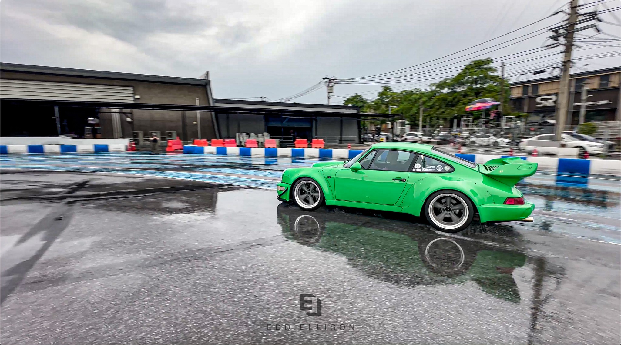 Racing - 19 RWB Porsche on track. Thailand record. Story here → https ...