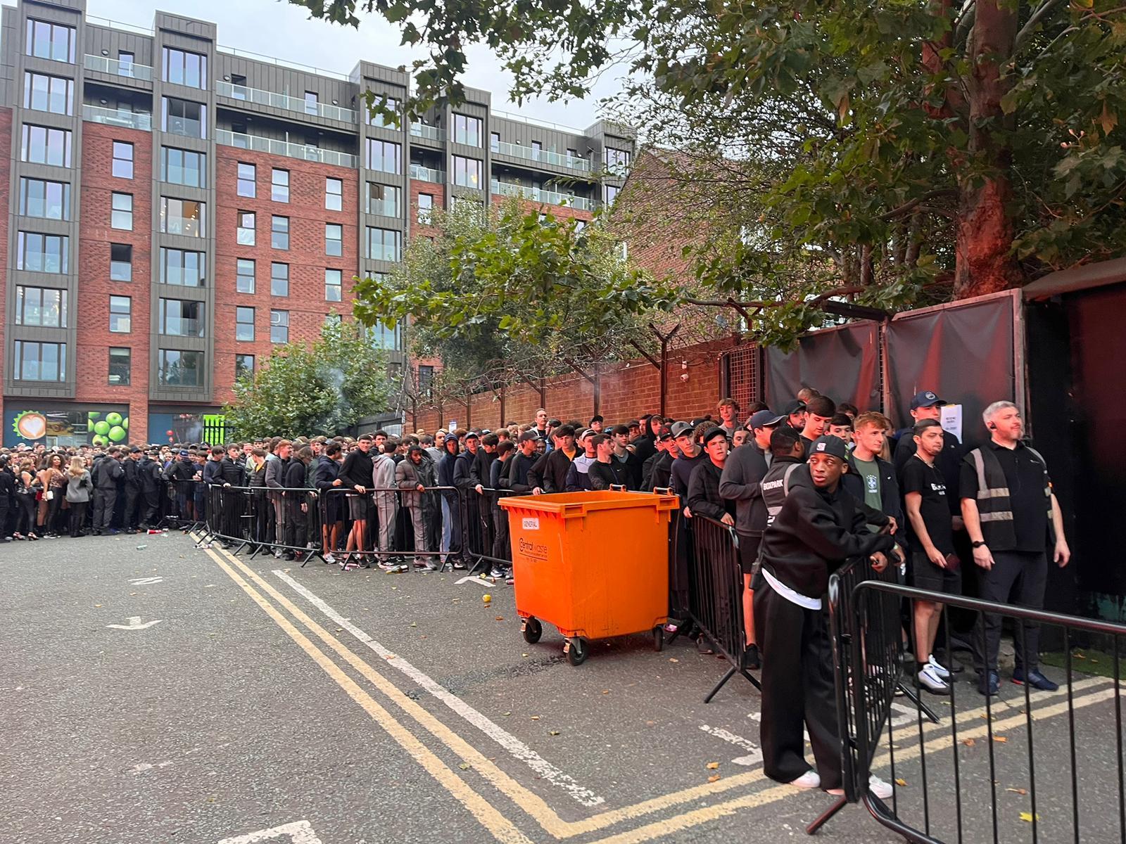 Liverpool - Huge queue appears in Liverpool as DJ announces secret set ...