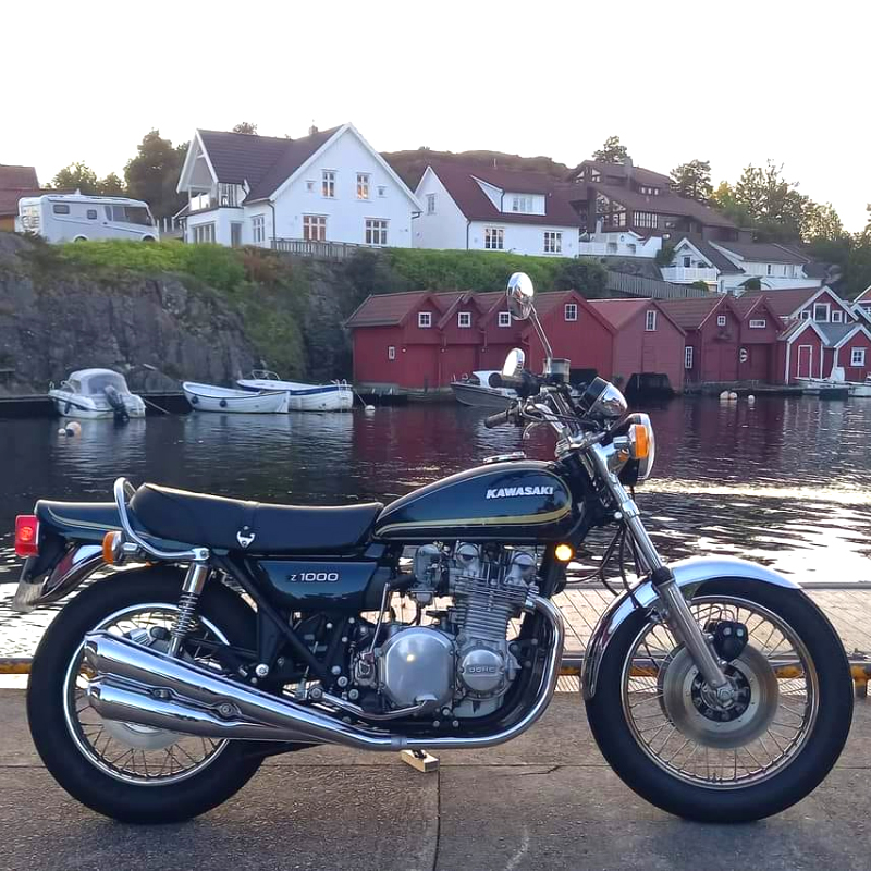 Rev up your nostalgia with this stunning 1989 Kawasaki ZX1000 B1