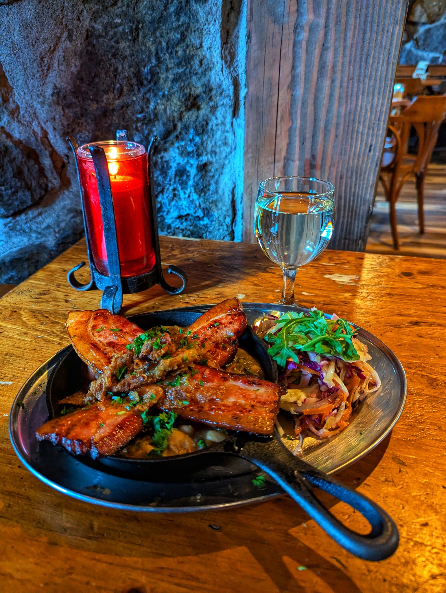 L'Auberge du Dragon Rouge - page officielle | Montreal QC