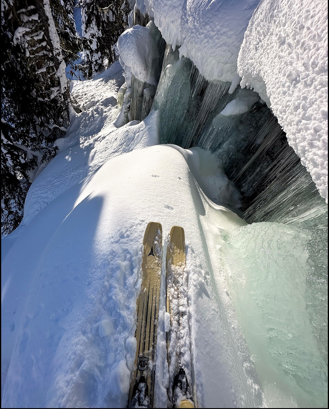 ATOMIC SKIING