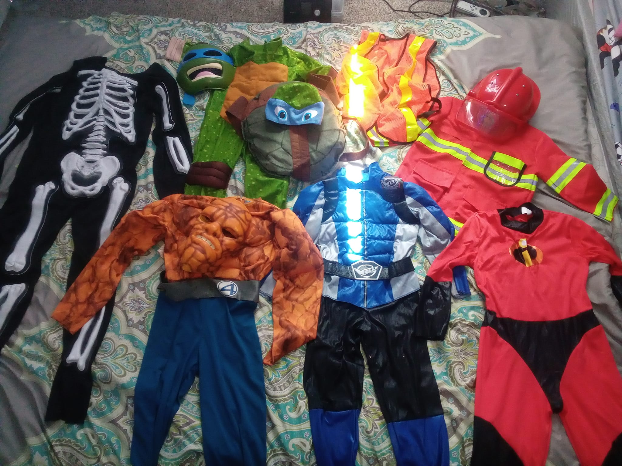 Hanna City Happenings | Gently used Halloween costumes each only.worn ...