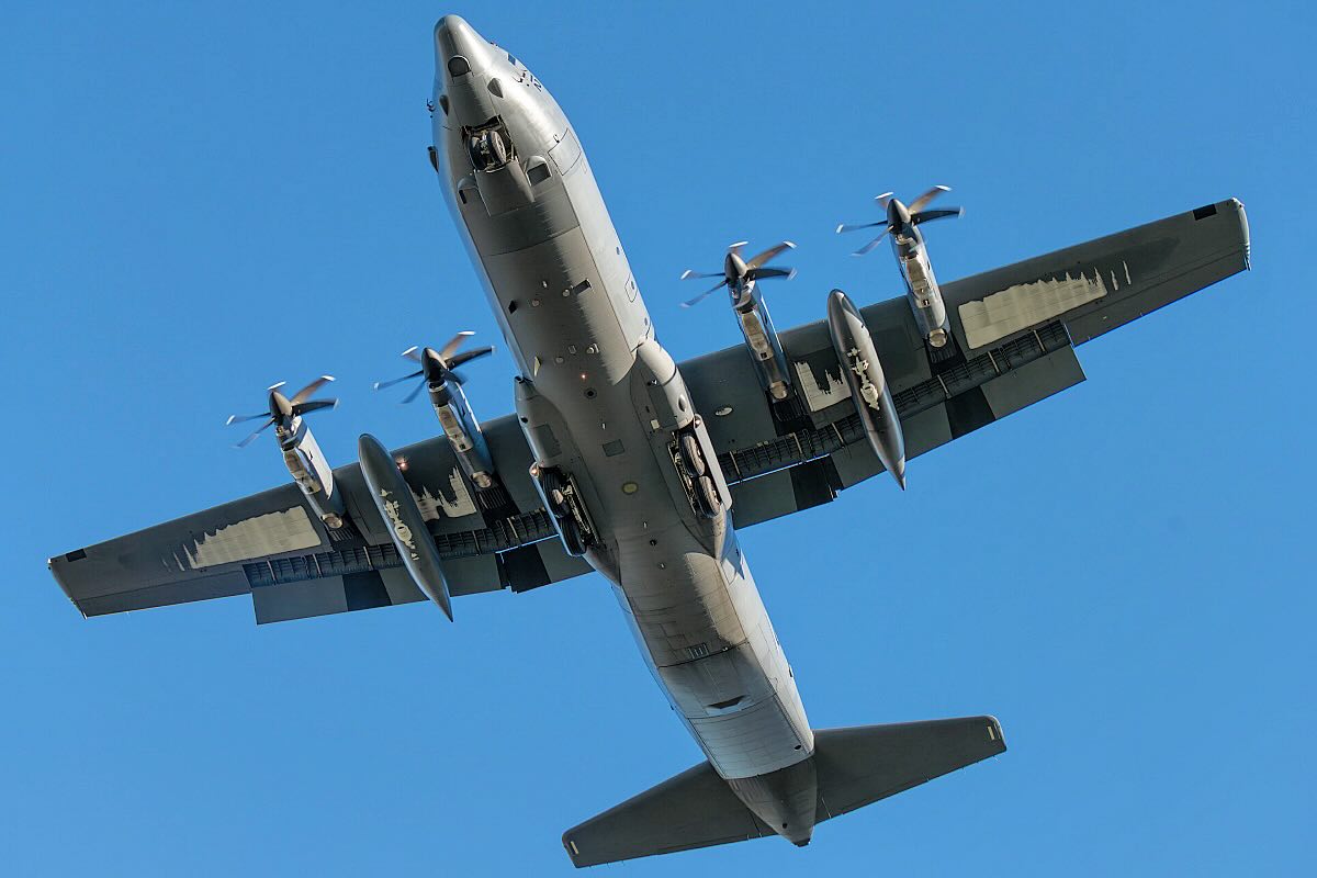 V A I - USAF C17 returning from McMurdo, Antartica as ICE15, a cargo ...