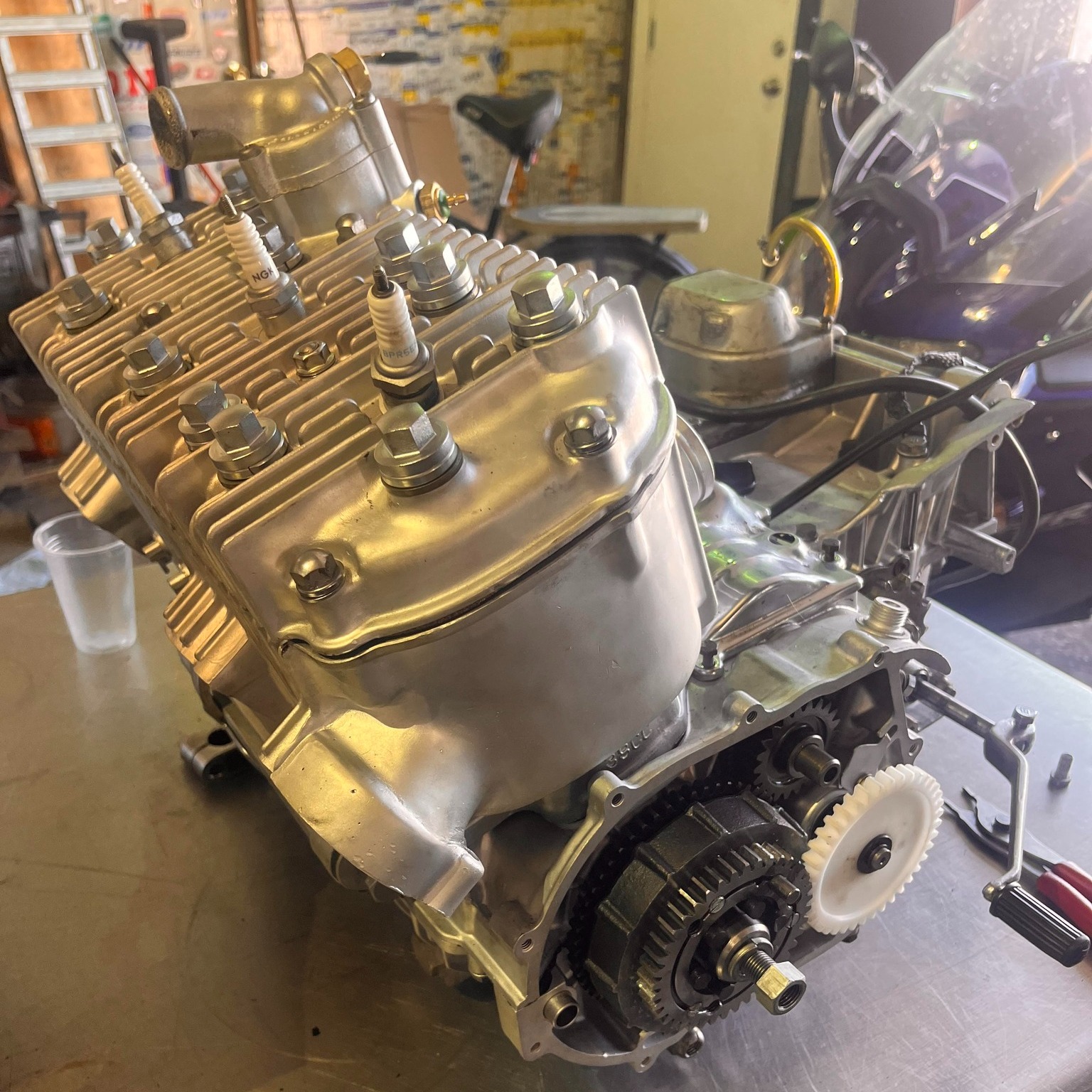 Suzuki GT750 engine assembly