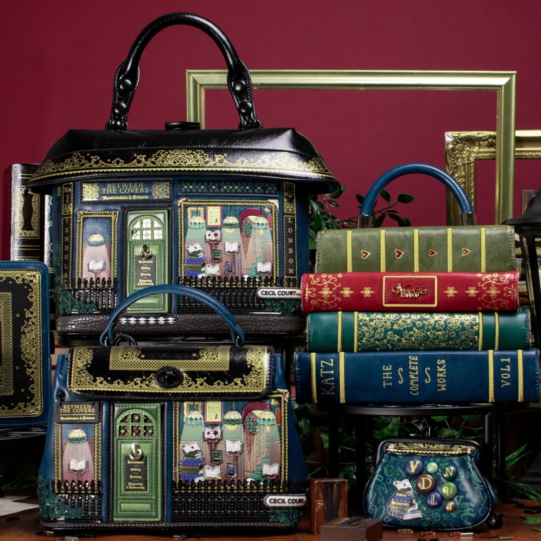 Vendula London - 🖋️ For lovers of stories, style, and... | Facebook