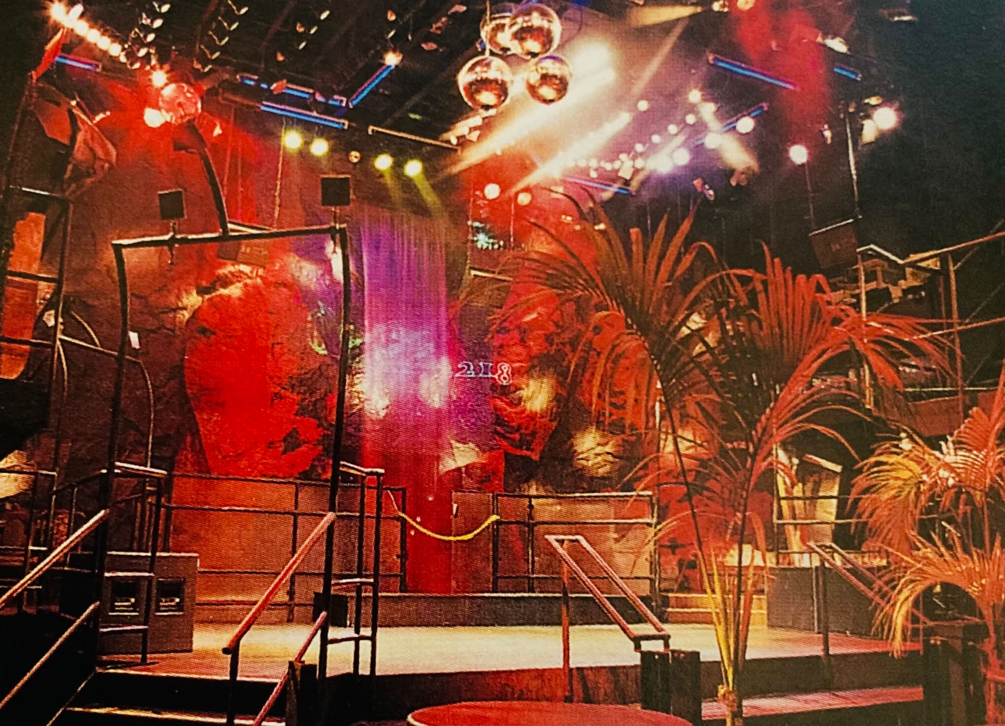 70sに流行った新宿/DISCO‐CRAZY‐HORSEのマッチ×2個。 新宿1967〜1982] CRAZY HORSE 新宿区歌舞伎町1-18-8モナミビル5F