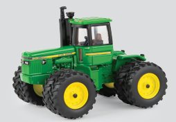 New in today: 1/32 Wiking John Deere 6250R (100 years of John
