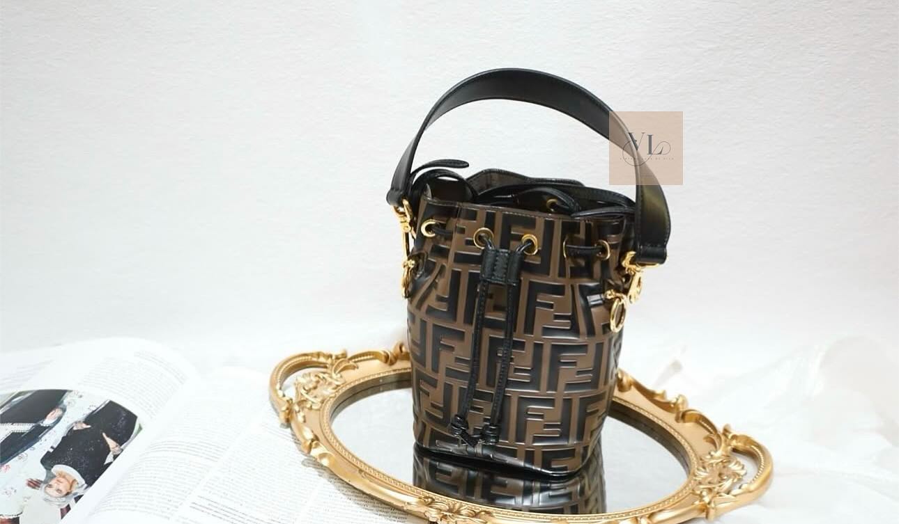 Vintage - SOLD PRE-OWNED bucket bag💫 💯Authentic 💸Mode of payment: ICBC ...