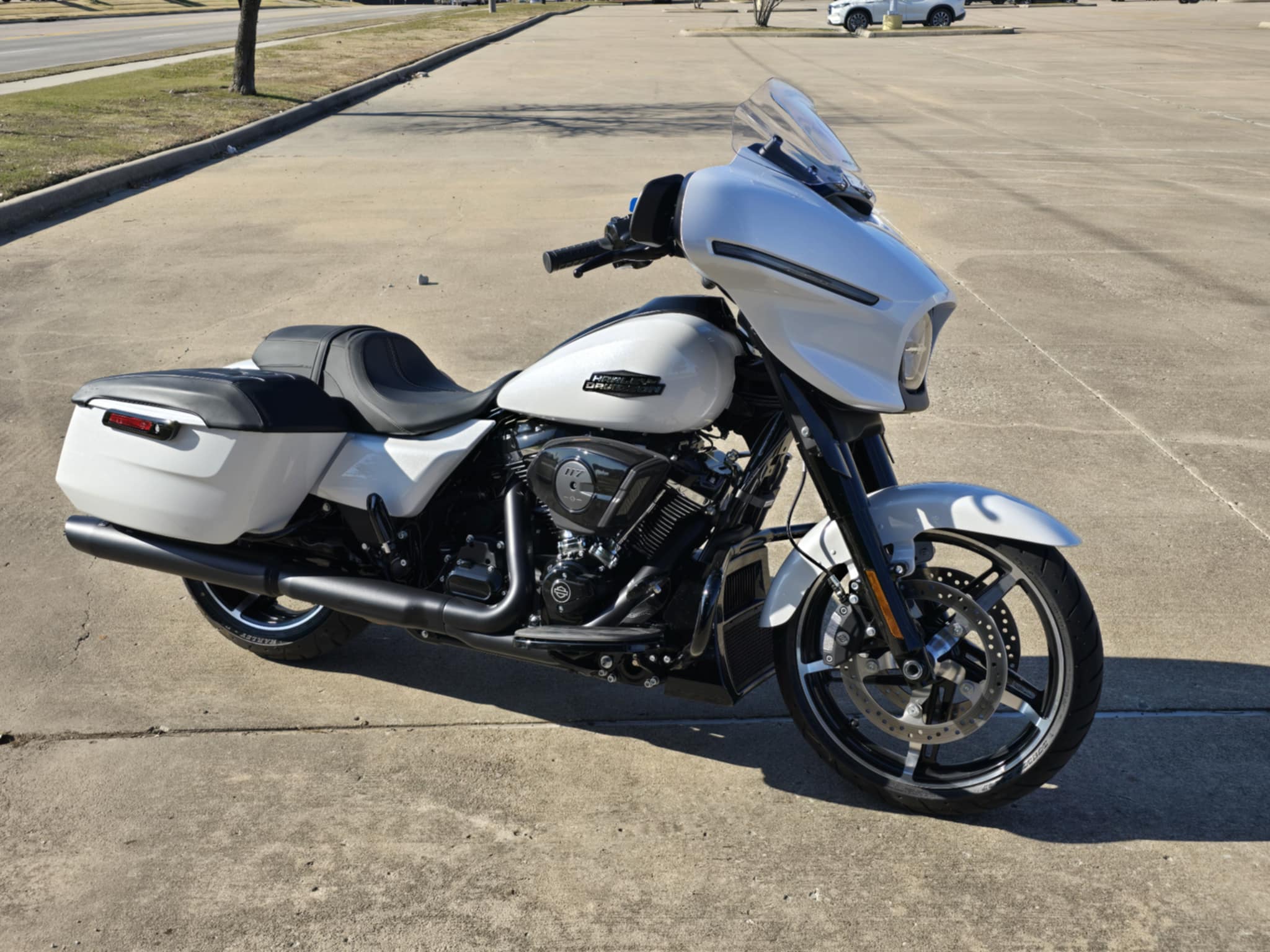 Harley-Davidson Street Glide handling and features review