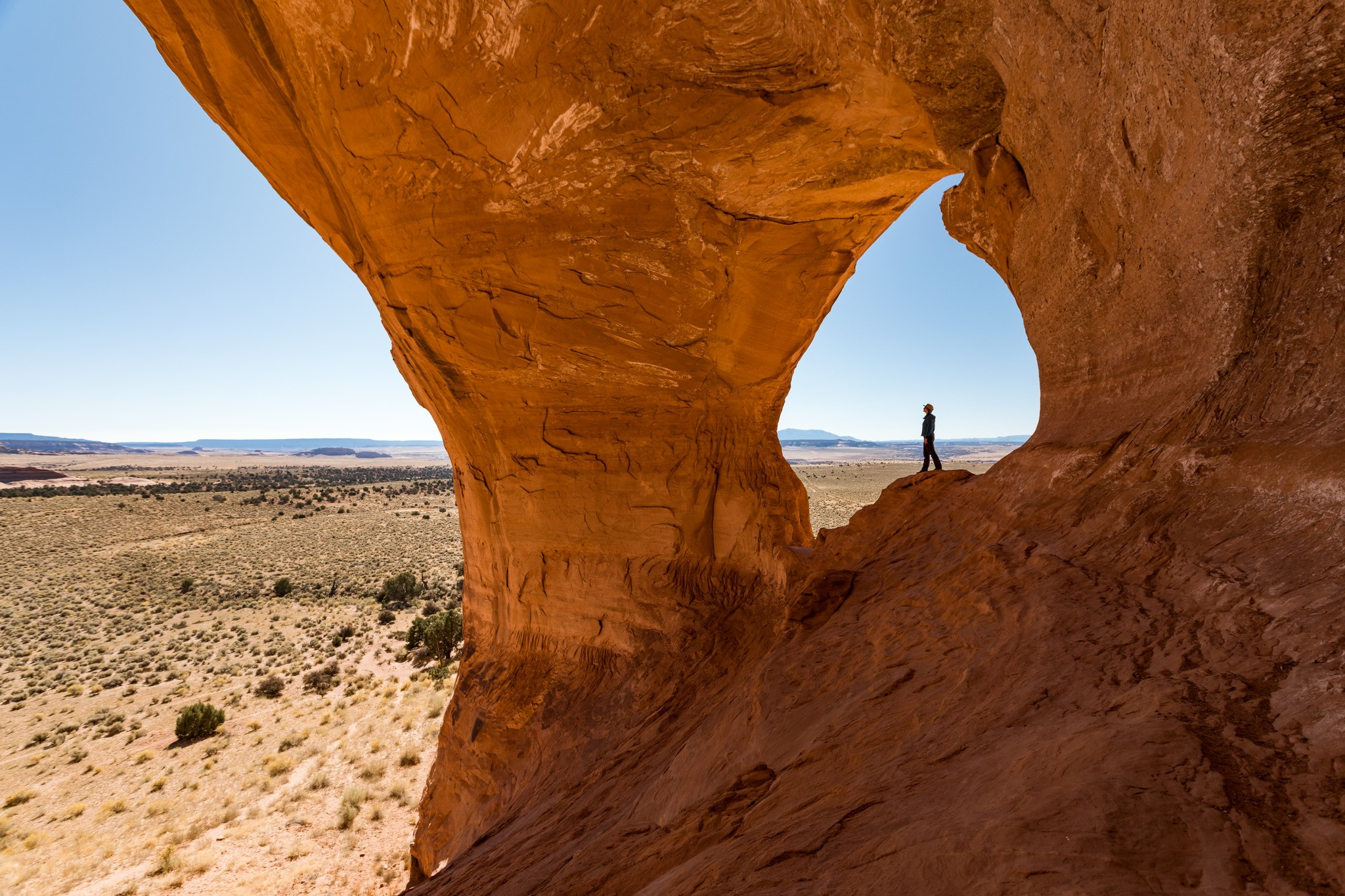 Utah's - Looking Glass Arch is an easily accessible arch located just ...