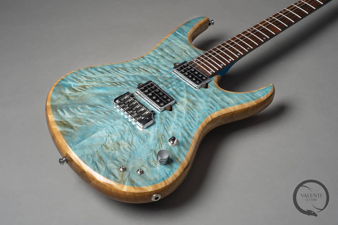 Valenti Guitars 7弦エクスプローラー超レアハイエンド Valenti Guitars Explorer type 7 String Multiscale. Pics Via