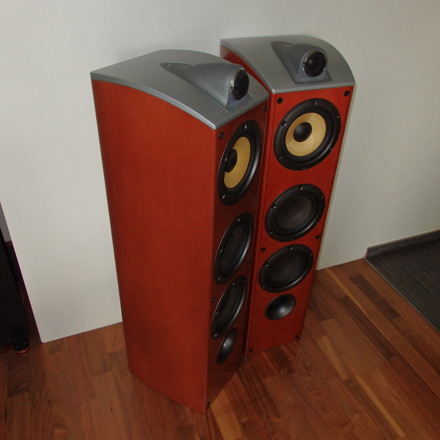 Vintage Audio and Records added photos to the album: SONY - SS-X90ED