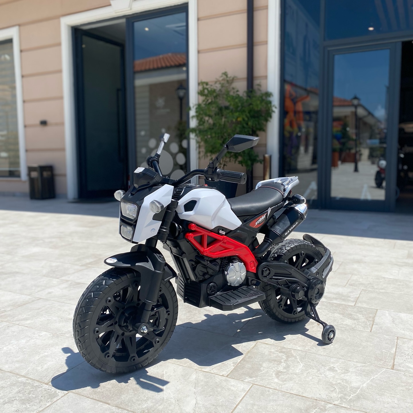 AutoSalloni Rrota - Vetura per femije
