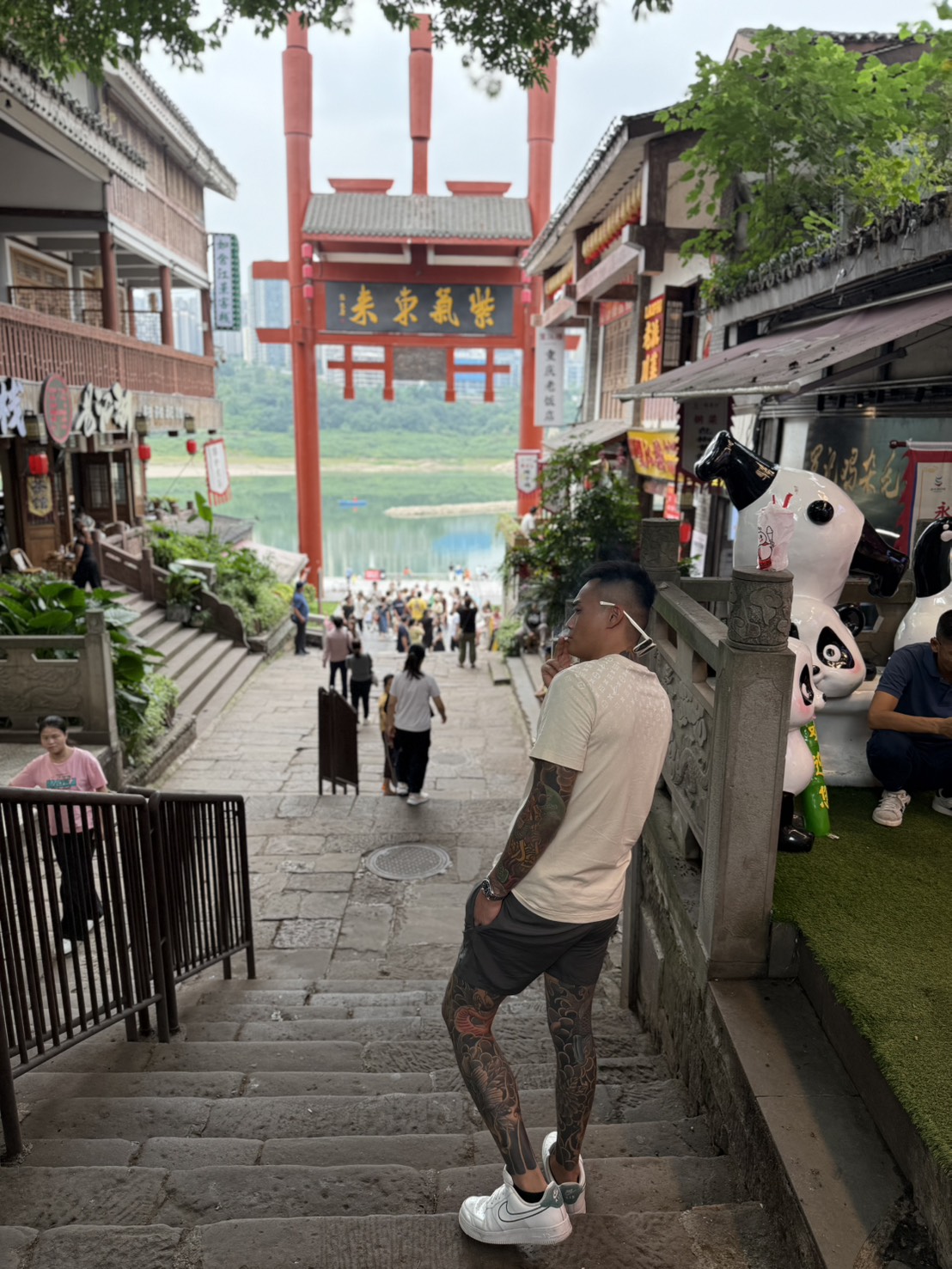 魏宏直播粉絲團 - 我是不是瘋了....準備了400多萬要給大家..... 頭獎 Alphard新款阿法 只有我能超越我 #明天晚上8點等著看 ...