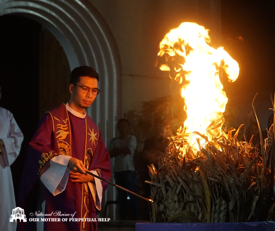 Rappler - FROM PALMS TO ASHES ️ Old palms are burned at Baclaran Church ...