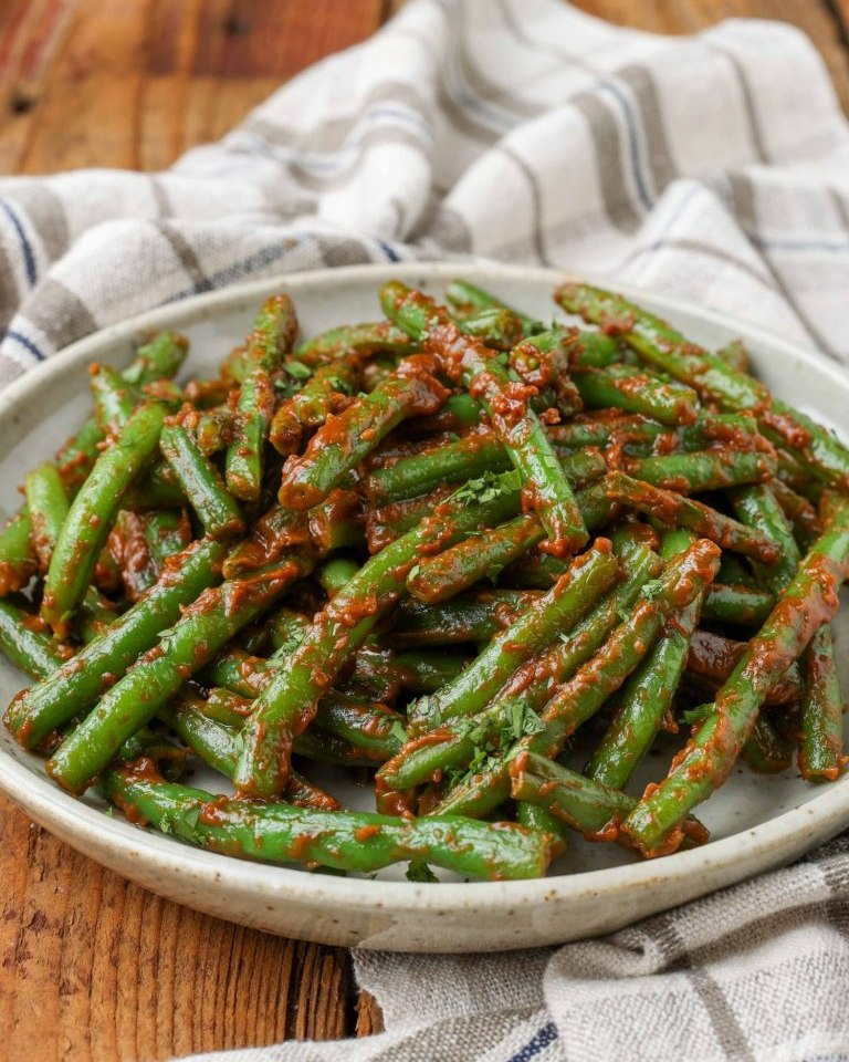 gordon ramsay green beans with chili peanut dressing ⭐RECIPE: https://vegetablerecipes.com/thai-green-beans/ Tender crisp Thai sauce can be made as mild or as spicy as you like – in under 15 minutes! blue net