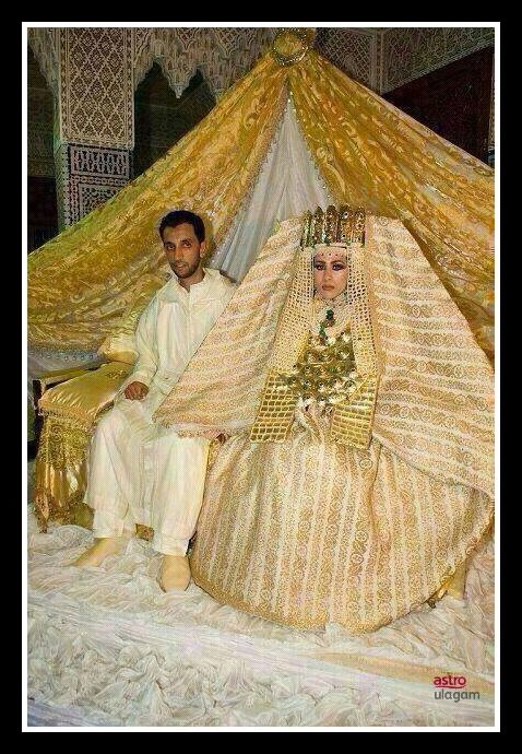 saudi arabia king daughter marriage gold dress A Gifts A Toilet Made Of To Her On Her Marriage! While gold prices are at all time high, a king in Saudi has given the most size: 24